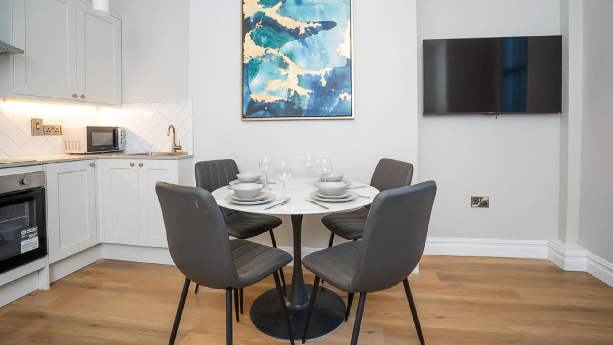 Modern 2 Bdr Apartment At Queens By Belfast City Breaks ภายนอก รูปภาพ